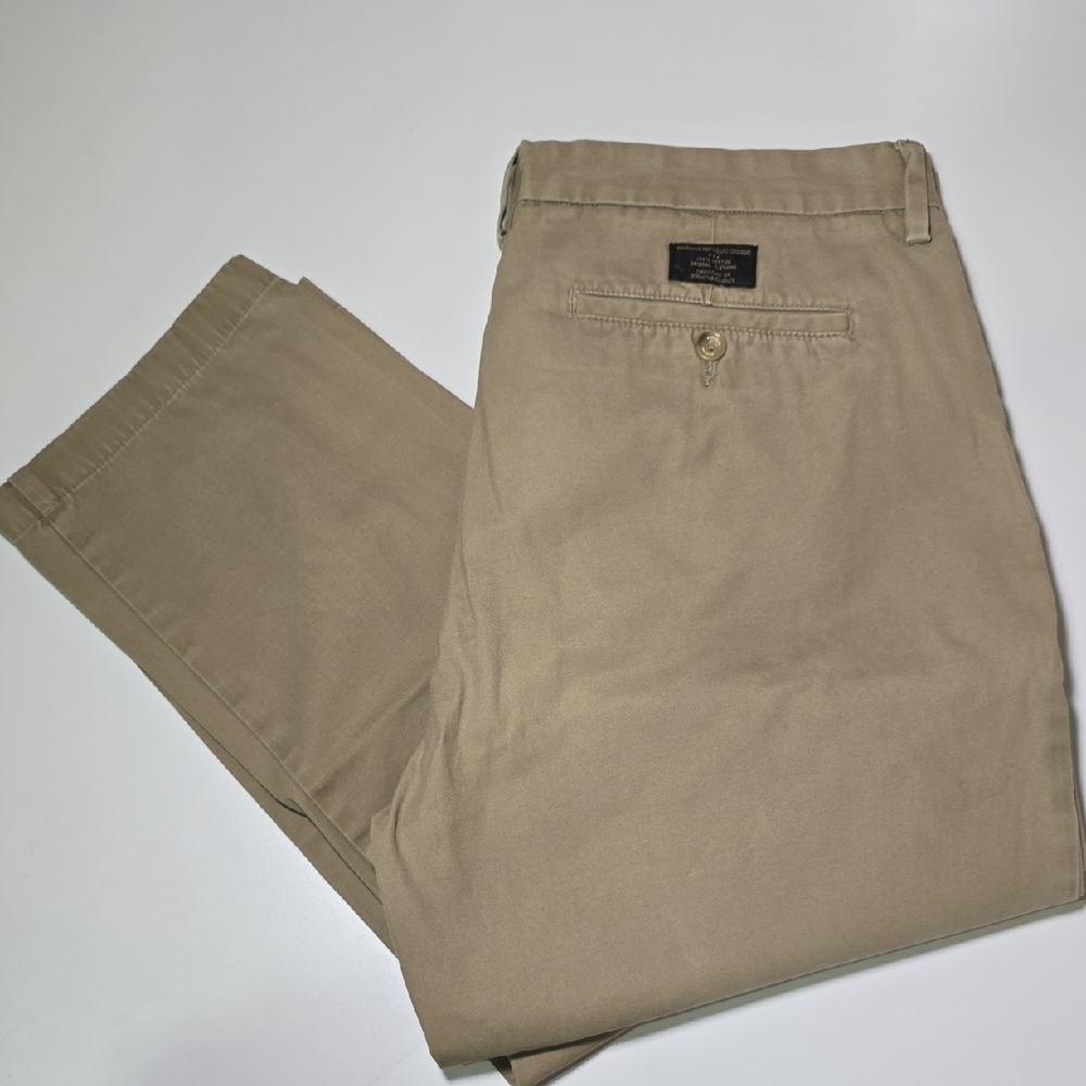 3/$10 Banana Republic Khaki Chino Pants
